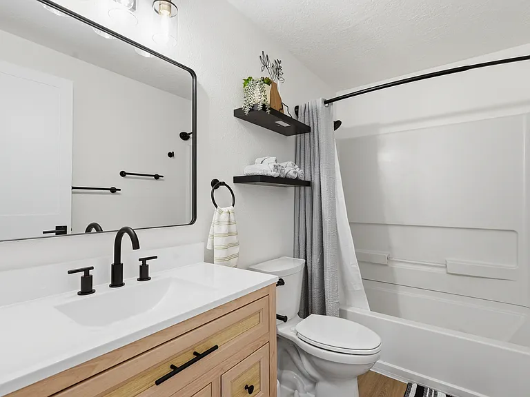 807 E Timber Ln — Photo 18