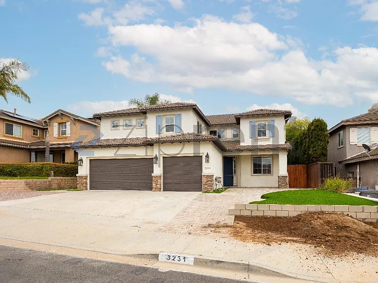 3231 Canyon View Dr — Photo 1