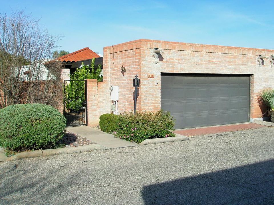 1st image of 2311 N Avenida Barcolle