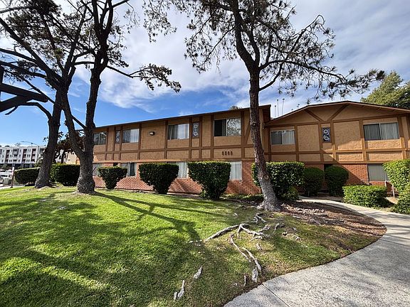 4th image of 5360 Adobe Falls Rd #9