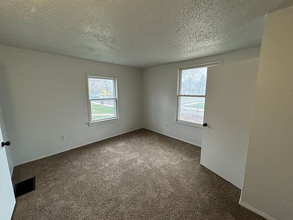 5th image of 415 Sherman Ave #0