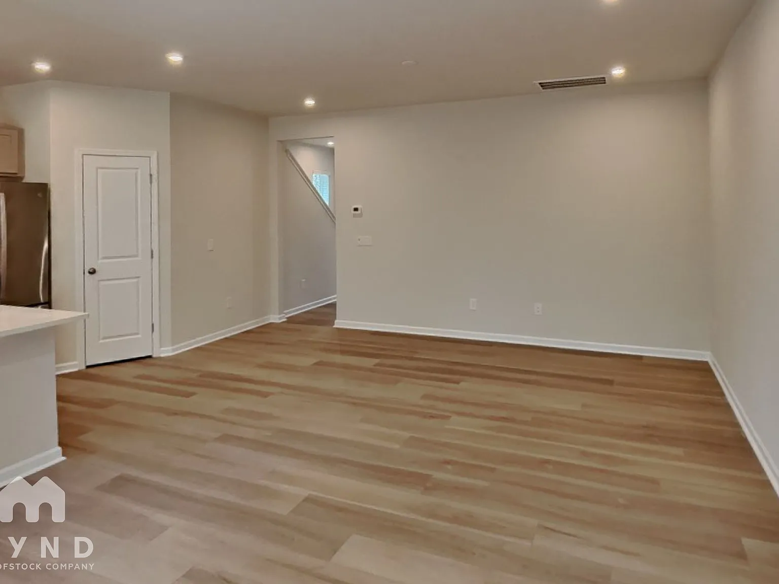 3 bed, 2.5 bath, 1625 sqft, $2,085 — Photo 4