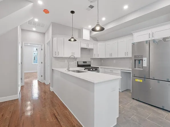 16 Troy St APT 301, Jersey City, NJ 07307