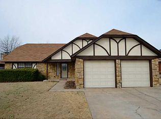 2905 Larkspur Rd, Moore, OK 73160