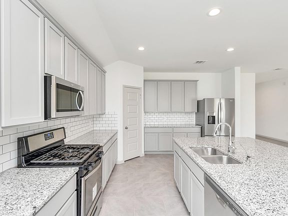 4th image of 1230 Lake Ct