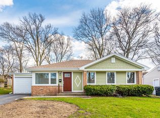 1913 Thornwood Ln, Northbrook, IL 60062
