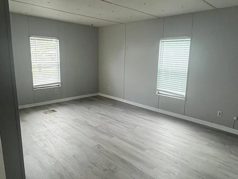 256 Queen Mary Loop — Photo 6