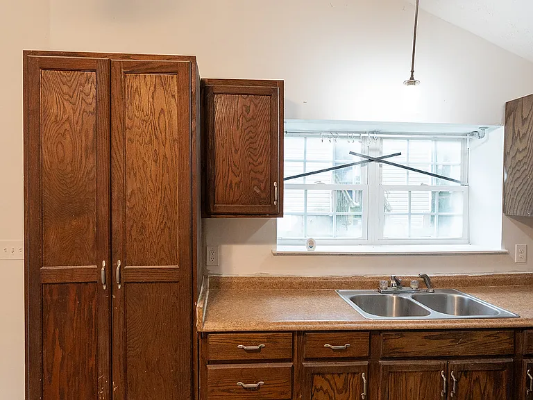 1605 Kirby Ave #B — Photo 10