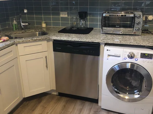 950 N Wolcott Ave APT 3R, Chicago, IL 60622