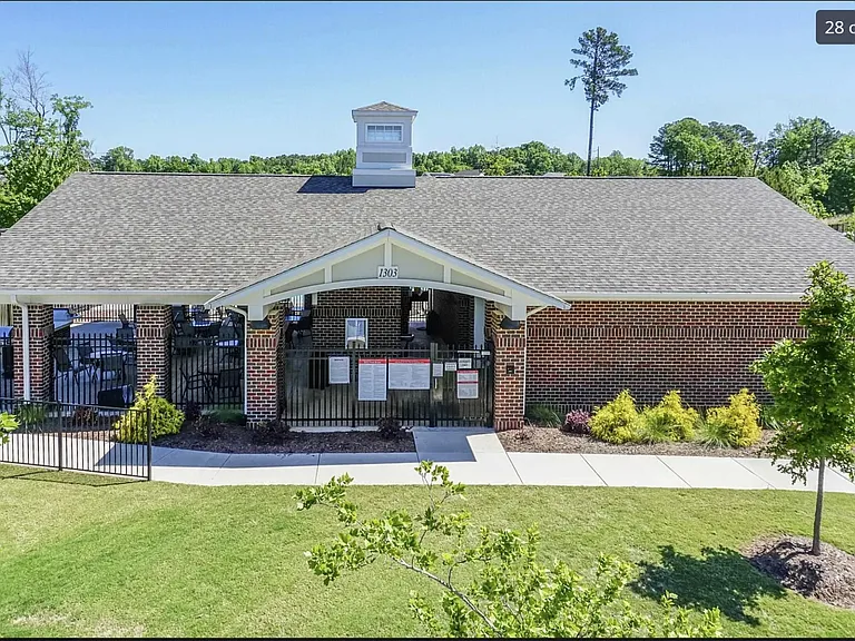 325 Acorn Hollow Pl — Photo 14