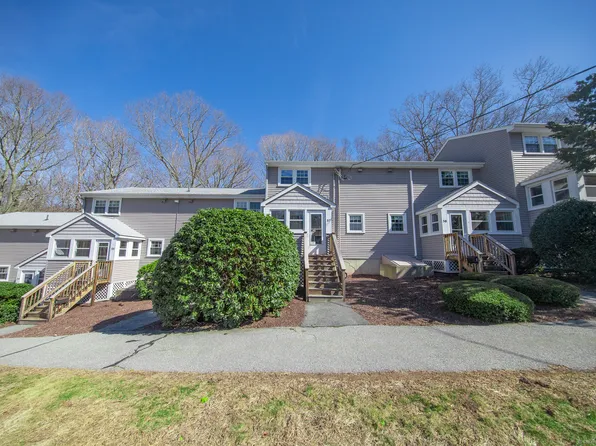 81 East Pattagansett Road APT 57, East Lyme, CT 06357