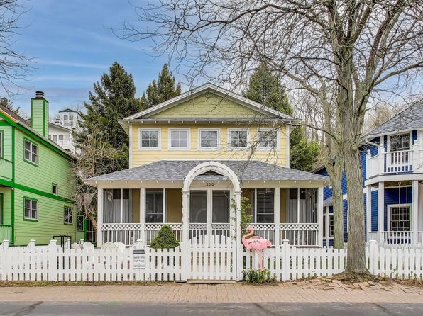 108 Beachwalk Ln, Michigan City, IN 46360