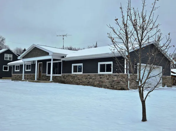 701 W Main St, Hortonville, WI 54944