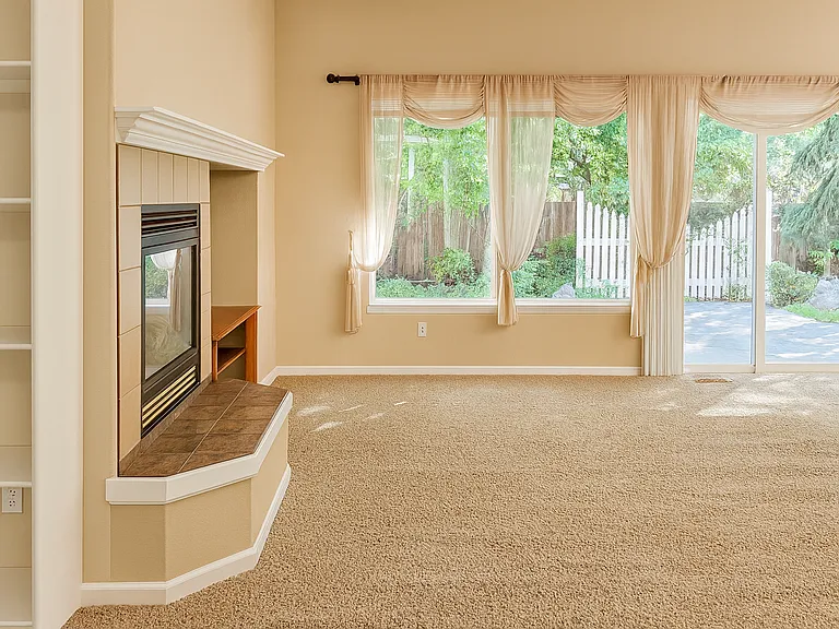 1230 N Hiltonhead Way — Photo 8