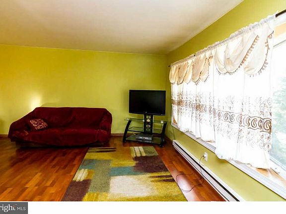 2nd image of 149 Franklin Ave