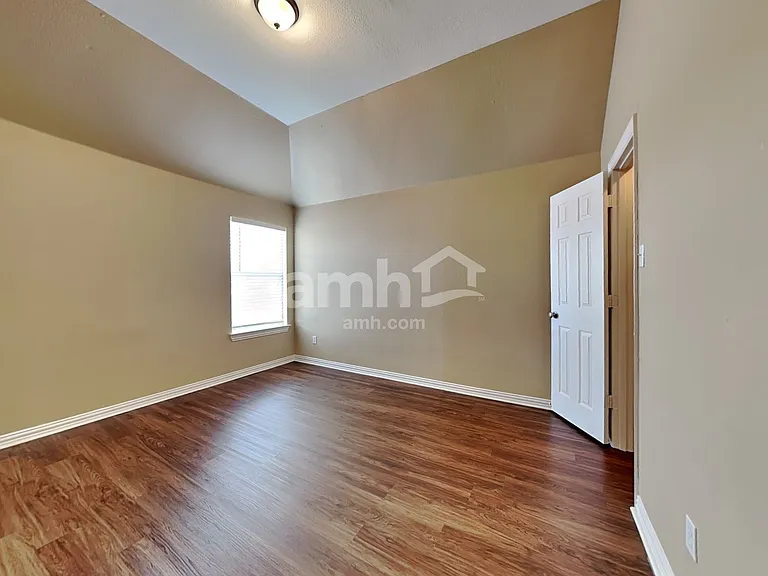 6801 Essex Dr — Photo 17