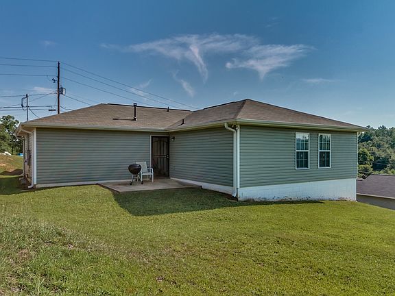 3rd image of 2915 1st St
