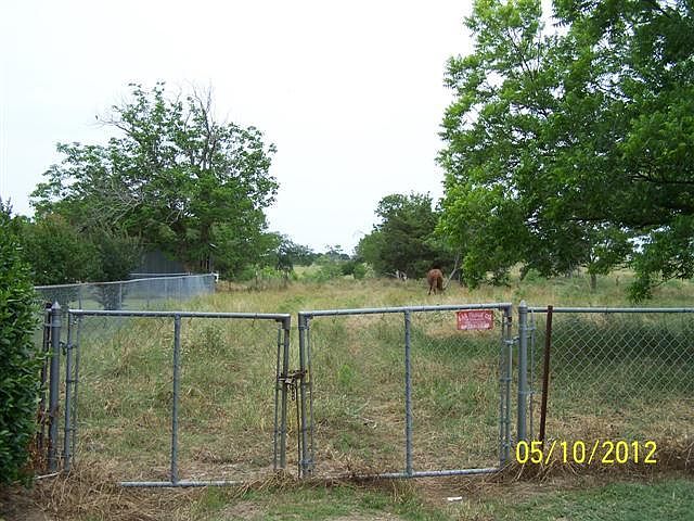 2nd image of 1105 S Highway 39