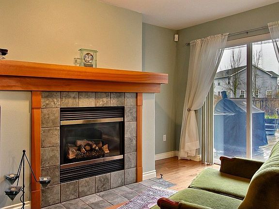 3rd image of 2564 Arnold St