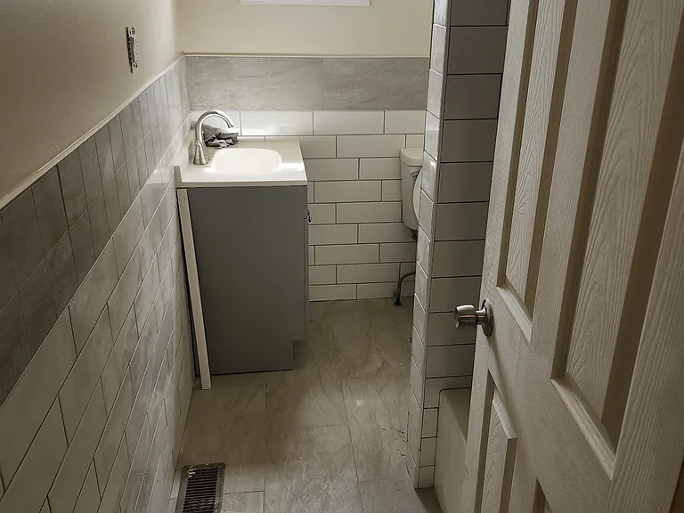 1230 Wagner Ave #2 — Photo 2