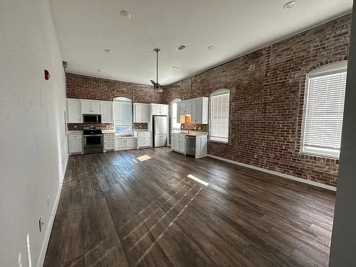 312 Suite St #B Photo 1