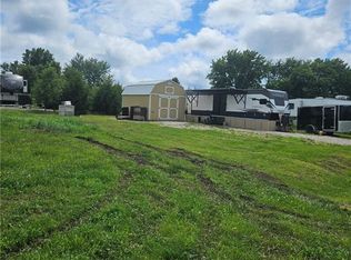 6 Greenwood Ln, Linn Valley, KS 66040