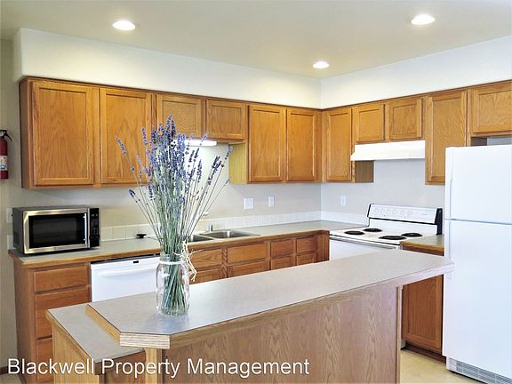 3rd image of 1416 S Skyline Dr #C
