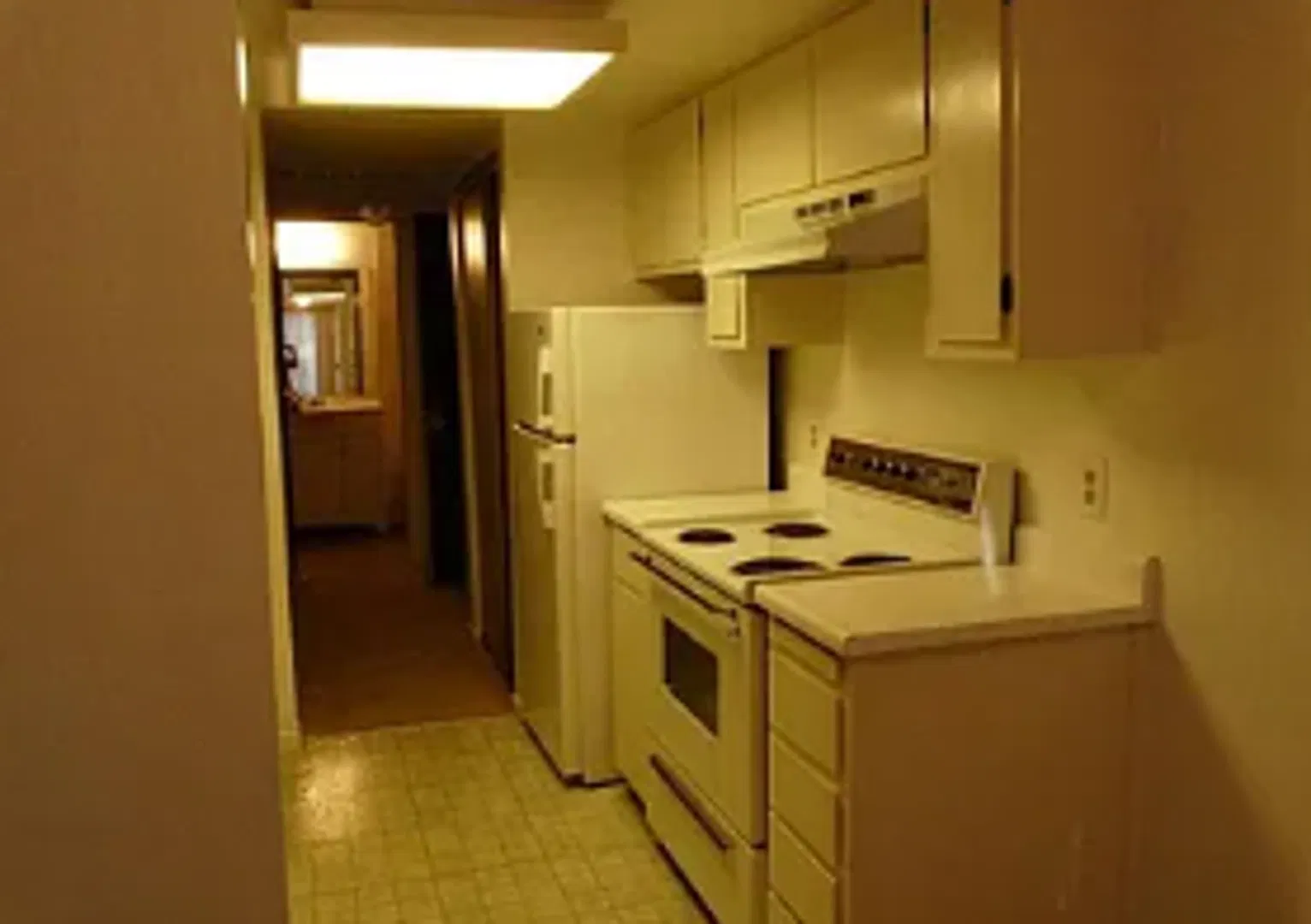 Charming Waterfront 1-Bedroom Condo for Rent in Timberlake Community — Photo 4
