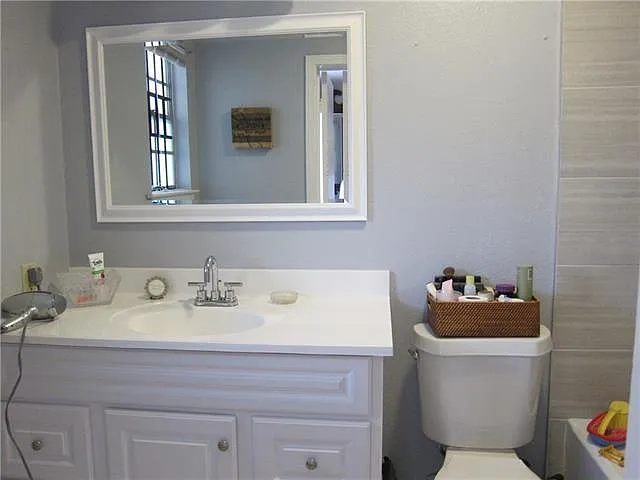 5516 S Robertson St #A — Photo 13