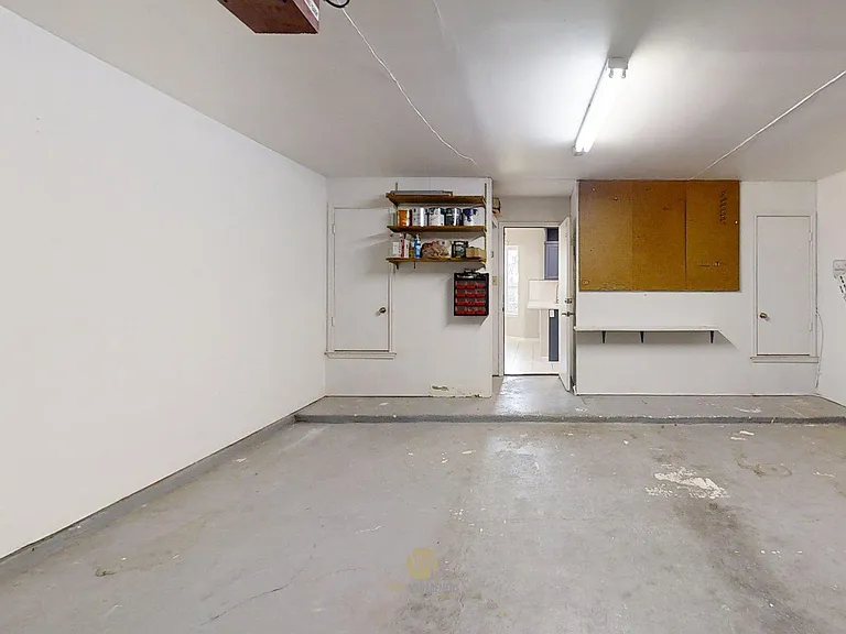 13811 Stone Hollow Dr — Photo 26