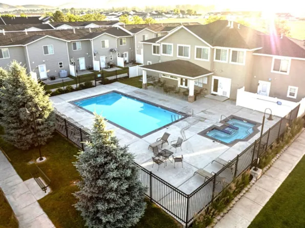 Stonebrook Apartment Homes, 879 S 250 E #8775f06c0, Smithfield, UT 84335