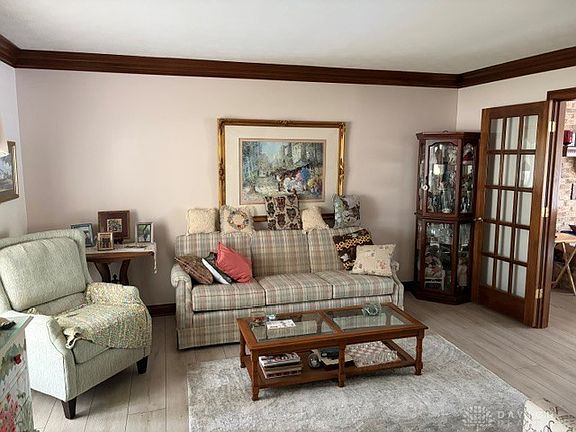 5th image of 2045 Canterbury Ct
