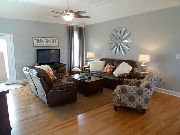 5th image of 916 Katies Way