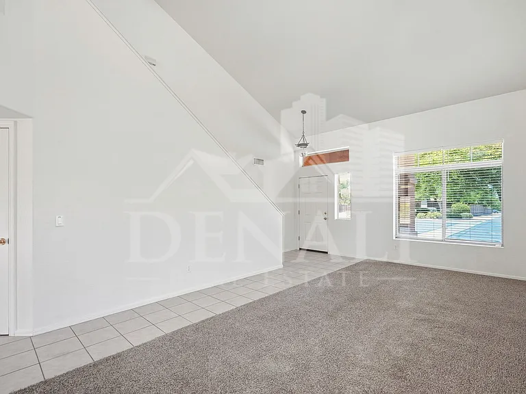 6107 N 135th Dr — Photo 3