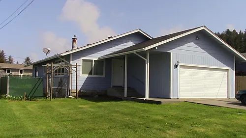 2710 Oliver Ave Photo 1