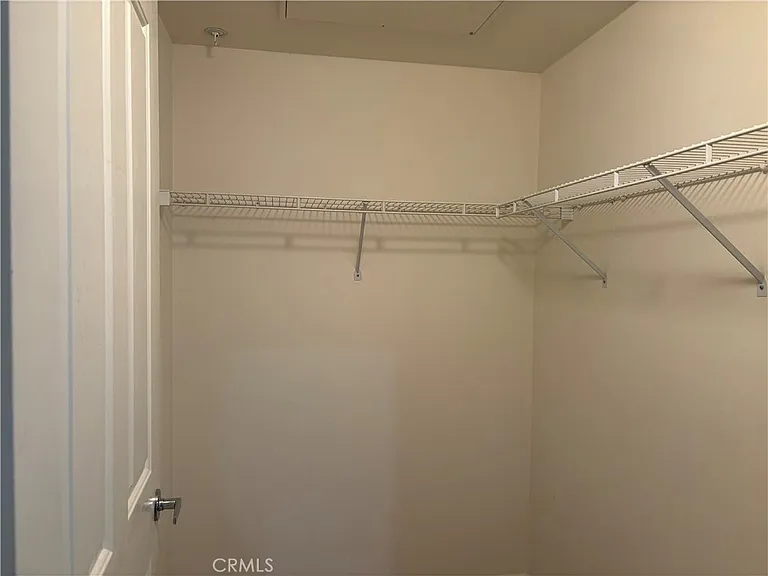 1404 Solvay Aisle — Photo 8