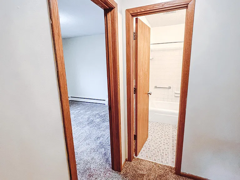 401 SE 10th St #2 — Photo 7