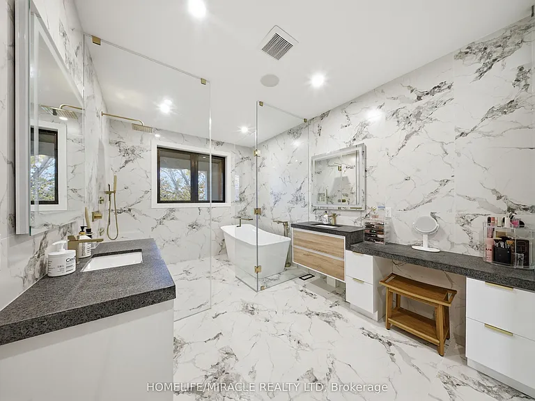 1653 Glenburnie Rd — Photo 18