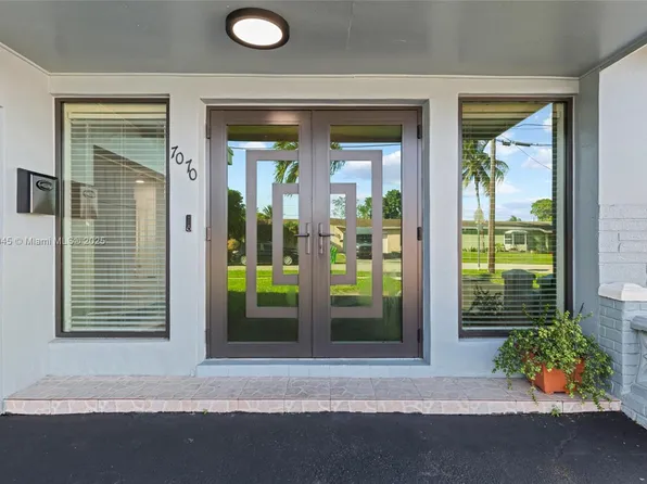 7070 NW 21st St, Sunrise, FL 33313
