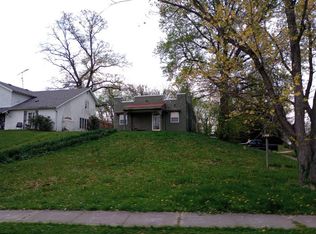 302 E Mulberry St, Pinckneyville, IL 62274