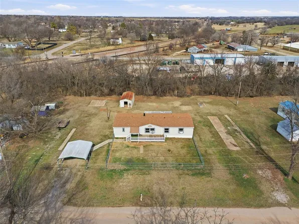 115 Holly St, Perry, OK 73077