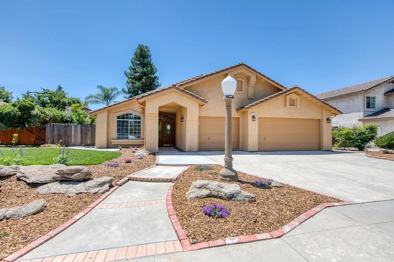 Celeste Ave, Clovis — Photo 2