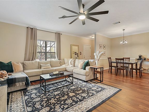 4th image of 1702 Deacon Dr APT 204