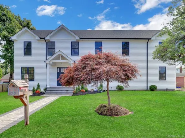 25 Sunnybrook Dr E Floor 2, Oceanside, NY 11572
