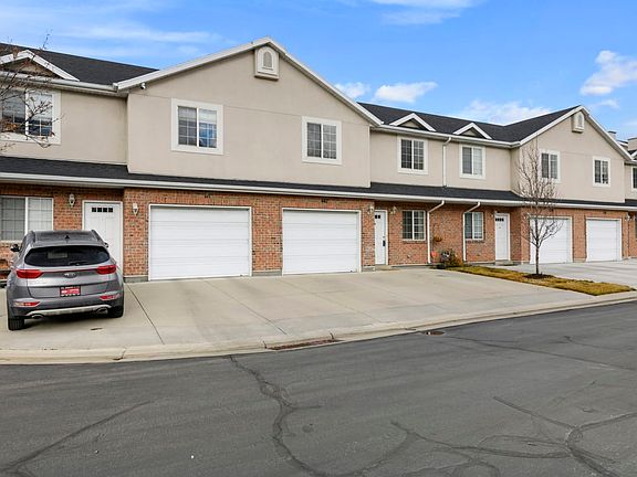 2nd image of 447 E Park Oak Pl