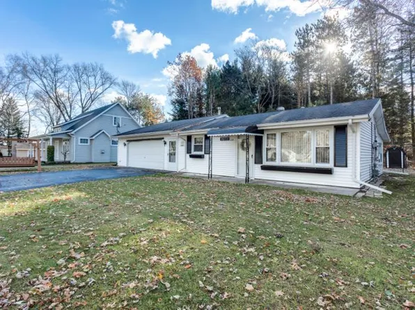 3691 Huron Ct, Fort Gratiot, MI 48059