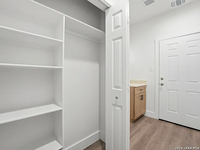609 Elm St — Photo 22