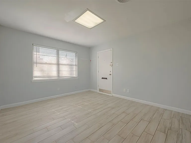 3426 Bradford St — Photo 9