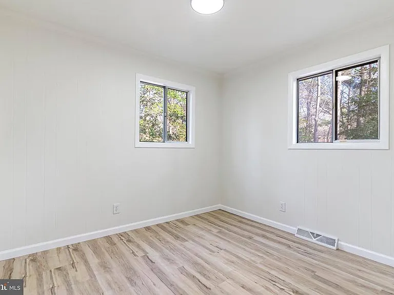 12403 Ridge Rd — Photo 19