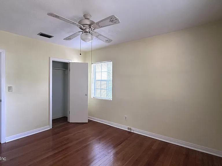 2836 Ionic Ave — Photo 15